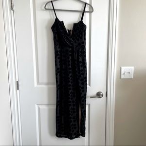 Lulu’s black dress